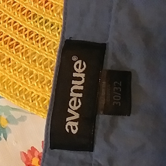 Avenue Pull Over Top - Picture 6 of 8